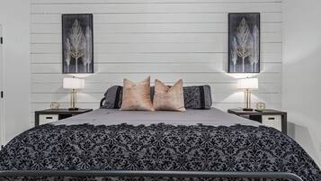 2 habitaciones, tabla de planchar con plancha, wifi y ropa de cama