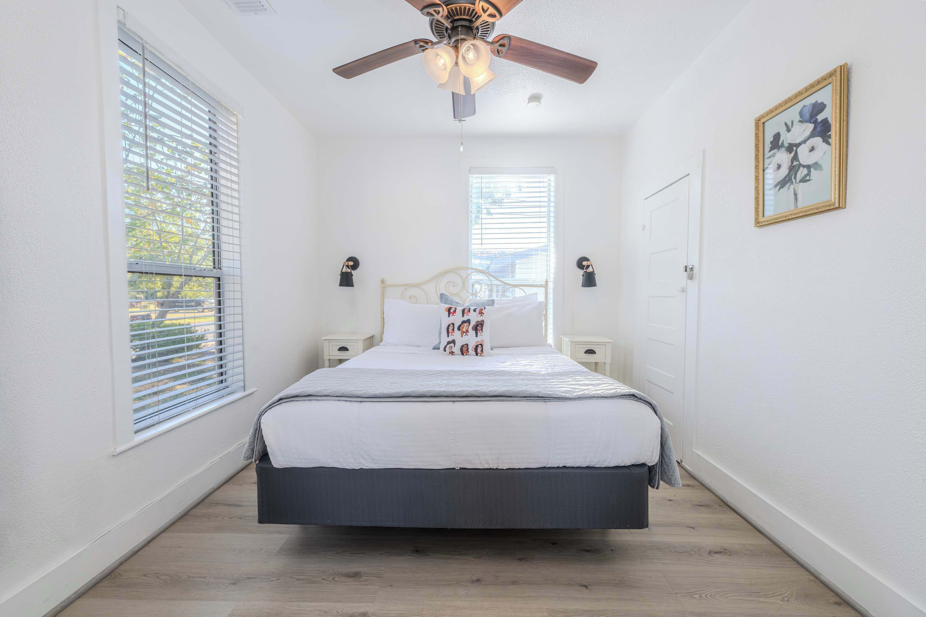 3 bedrooms, iron/ironing board, WiFi, bed sheets