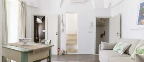 Apartment, 1 Bedroom | Living area