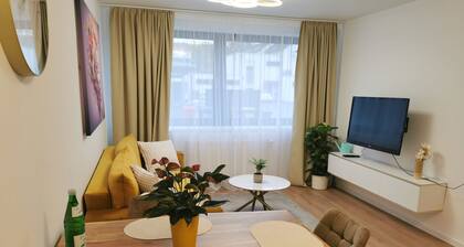 Modern apartment - central and comfortable, 24h check-in, parking lot