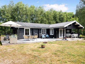 House | Exterior - 5 Star Holiday Home in Saeby (Sæby)