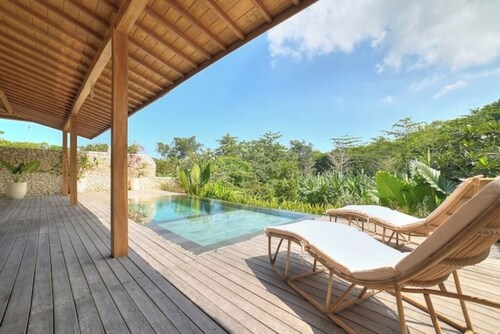 Villa Sama Sama | 2BR Jungle Retreat w/ Pool | Heart of Uluwatu