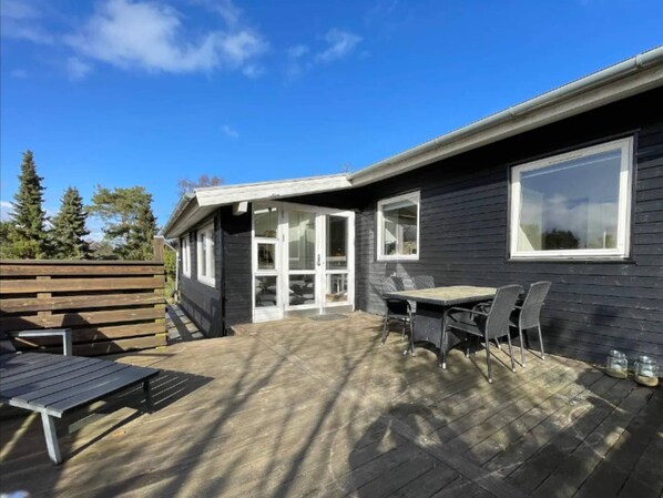 House | Outdoor dining