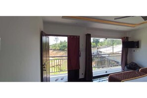 Classic Double Room | Living area