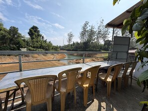 Khu ẩm thực ngoài trời