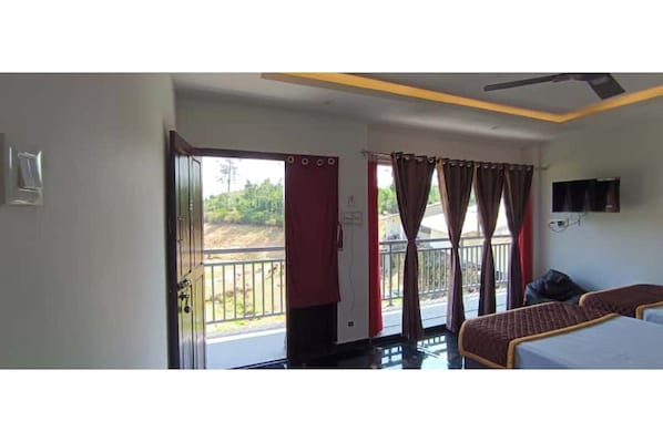 Classic Double Room | Living area