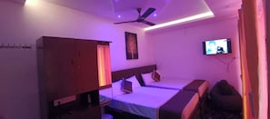 Classic Double Room | Living area