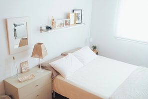 2 bedrooms, iron/ironing board, free WiFi, bed sheets