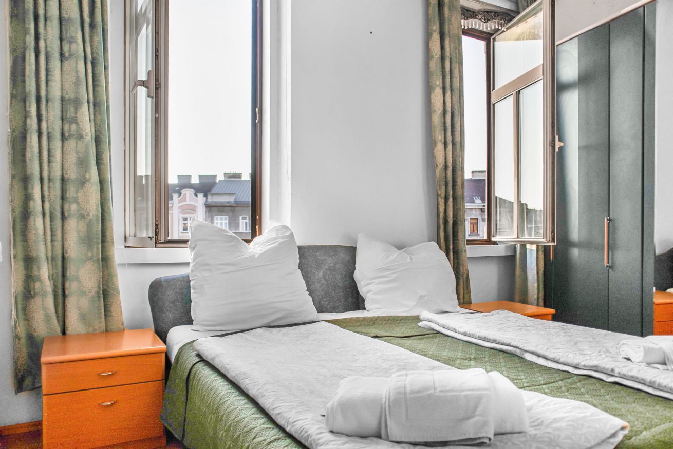 1 bedroom, iron/ironing board, travel crib, WiFi