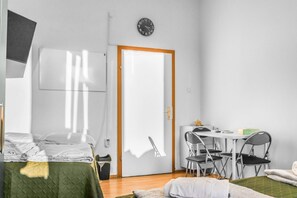 1 bedroom, iron/ironing board, travel crib, WiFi