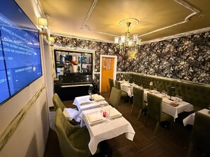 Dining - Boem - High (Yaoundé)