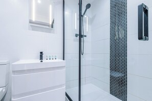 Familienapartment, 2 Schlafzimmer, Nichtraucher | Badezimmer