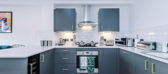 Charles House by Guestz