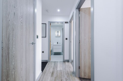 Charles House by Guestz