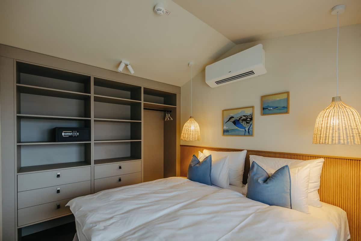 Brankas dan Wi-Fi gratis