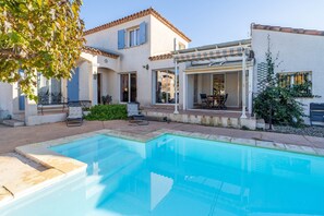 Pool - Bed and Breakfast 'Chambre D'hôtes - Chambre' with Private Pool, Wi-Fi and Air Conditioning (Puisserguier)