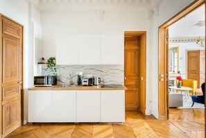 公寓 | 私人廚房 | 電冰箱、微波爐、爐台、烤麵包機