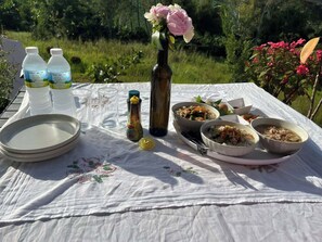 Petit déjeuner composé de spécialités régionales compris tous les jours