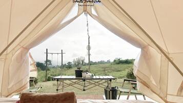 The Secret Queen | Living area