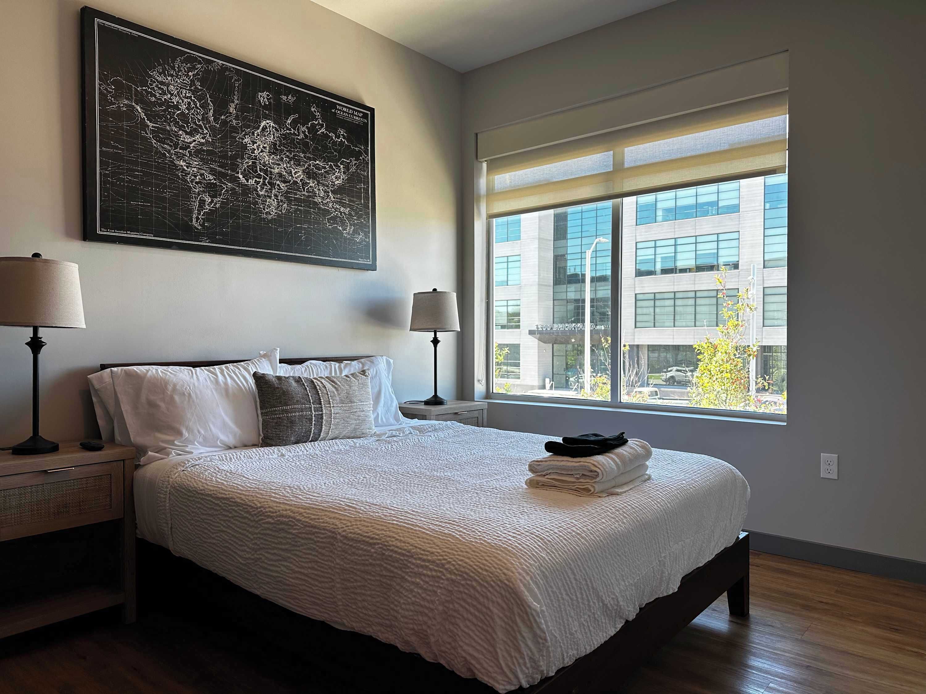 2 habitaciones, escritorio, wifi y ropa de cama 