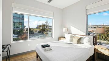 2 sovrum, skrivbord, wi-fi och sängkläder