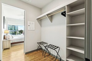 2 habitaciones, escritorio, wifi y ropa de cama 