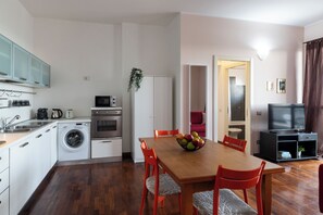 Comfort-Apartment, Stadtblick | Eigene Küche