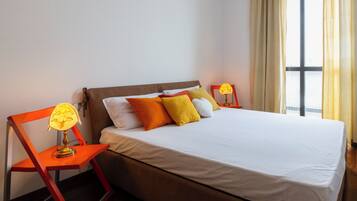 Appart'hôtel Confort, vue ville | Espace de travail pour ordinateur portable, fer et planche à repasser