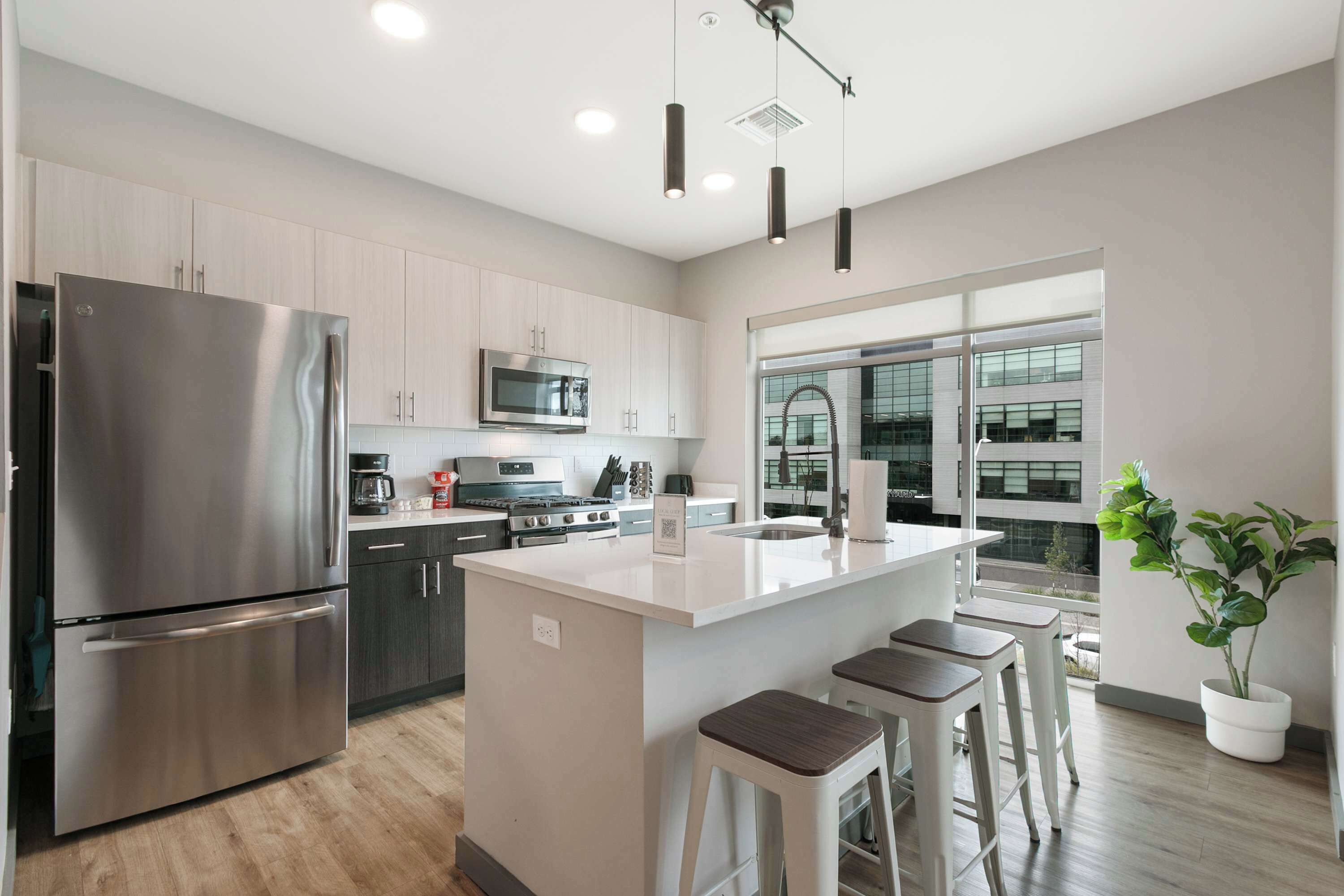 冰箱、微波炉、烤箱、炉灶