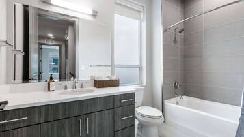 Doccia, asciugacapelli, asciugamani