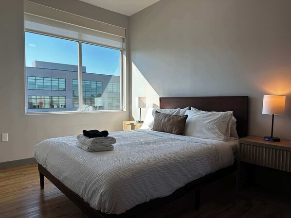 2 عدّة غرف نوم ومكتب ومكواة/لوح كي وواي فاي