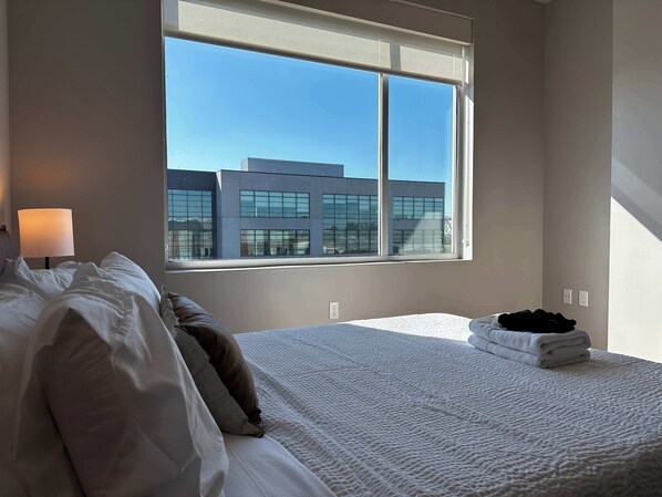 2 多间卧室、办公桌、熨斗/熨衣板、WiFi