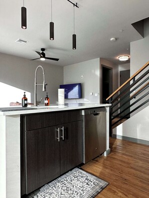 المنشأة من الداخل