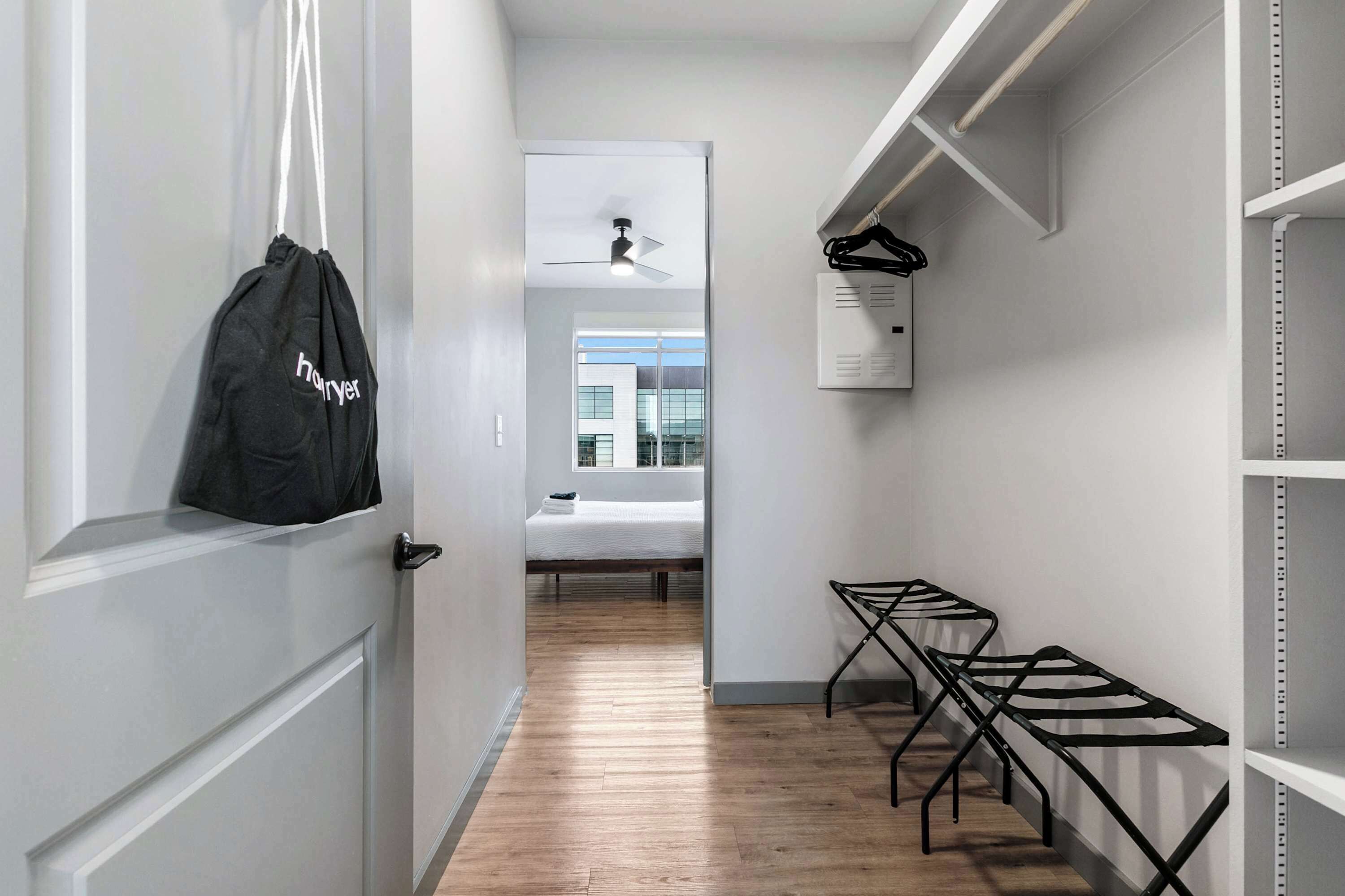 2 bedrooms, desk, iron/ironing board, WiFi