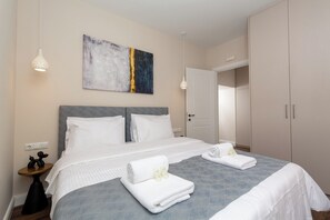 2 bedrooms, iron/ironing board, travel crib, free WiFi