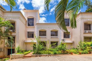 Exterior - StayLeisurely Boutique suites Lonavala (Lonavala)