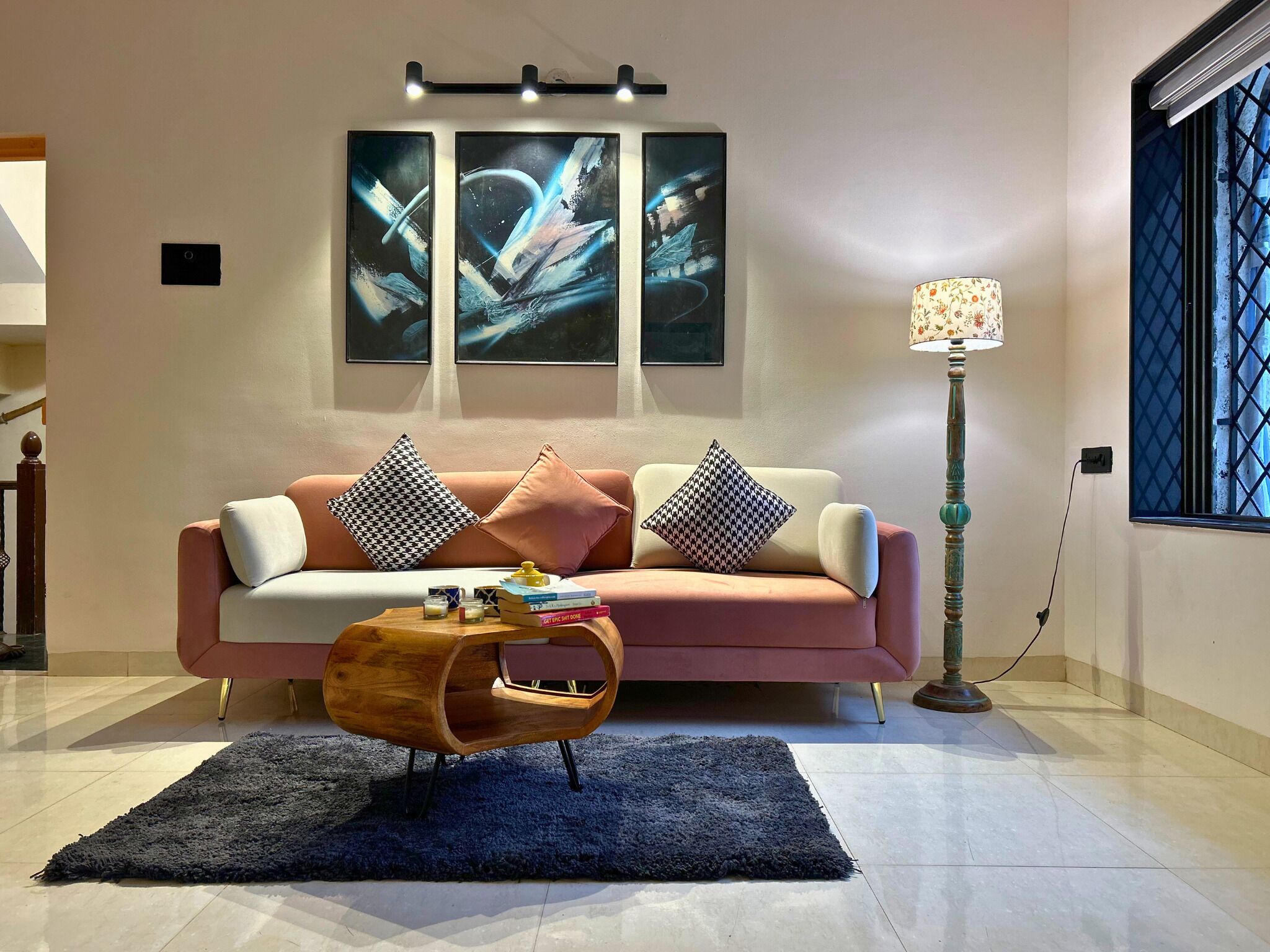 Deluxe Apartment, 2 Bedrooms, Non Smoking, Air conditioning | Living area | 40-inch Smart TV with digital channels