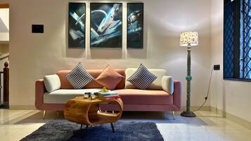 Deluxe Apartment, 2 Bedrooms, Non Smoking, Air conditioning | Living area