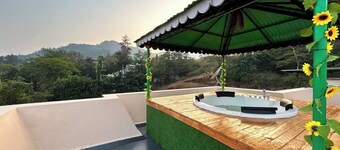 羅納瓦拉悠閒精品套房飯店  