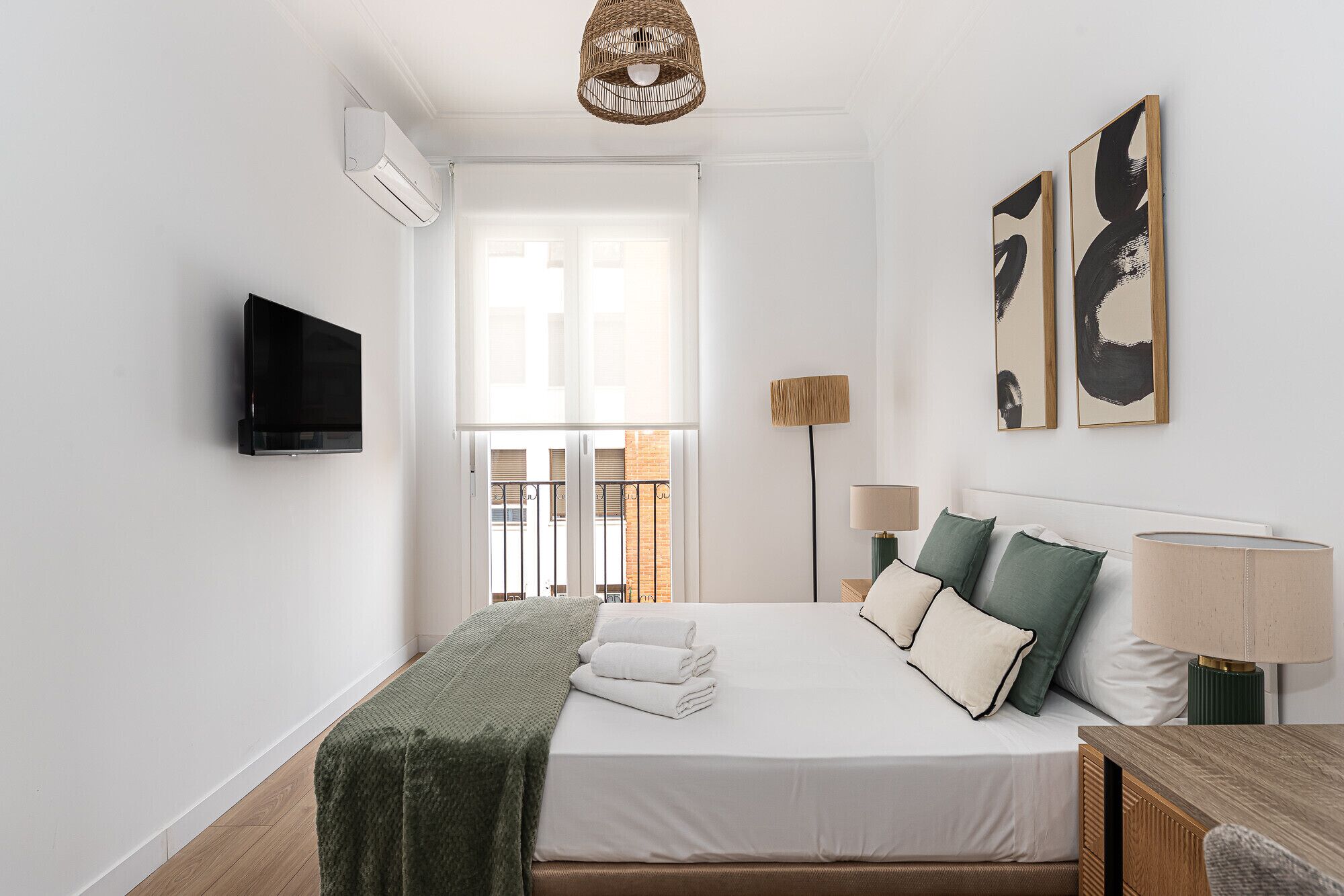 1 dormitorio, tabla de planchar con plancha, wifi gratis y ropa de cama