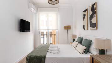 1 dormitorio, tabla de planchar con plancha, wifi gratis y ropa de cama