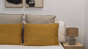 1 dormitorio, tabla de planchar con plancha, wifi gratis y ropa de cama