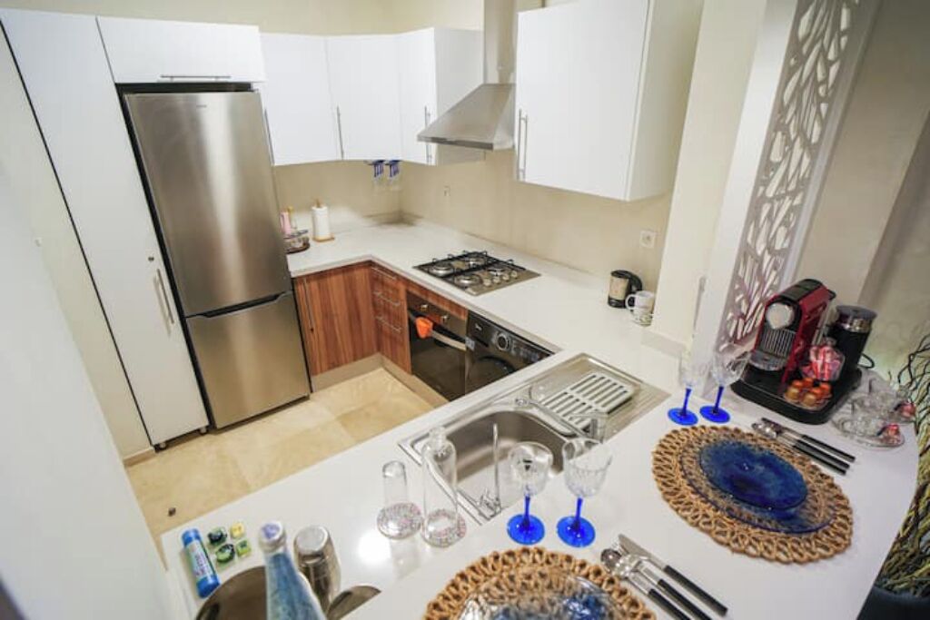 ثلاجة، ميكروويف، فرن، موقد طهي م سطح