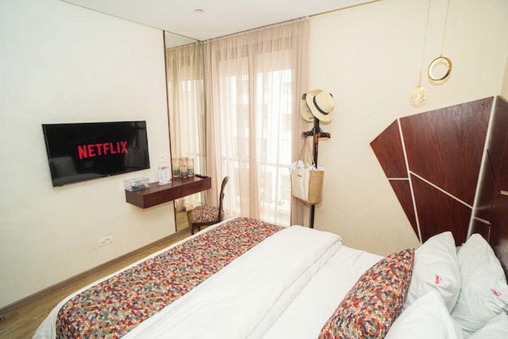 1 bedroom, in-room safe, desk, iron/ironing board