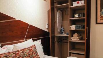 1 bedroom, in-room safe, desk, iron/ironing board