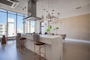 Keittoastiat/astiat/ruokailuvälineet