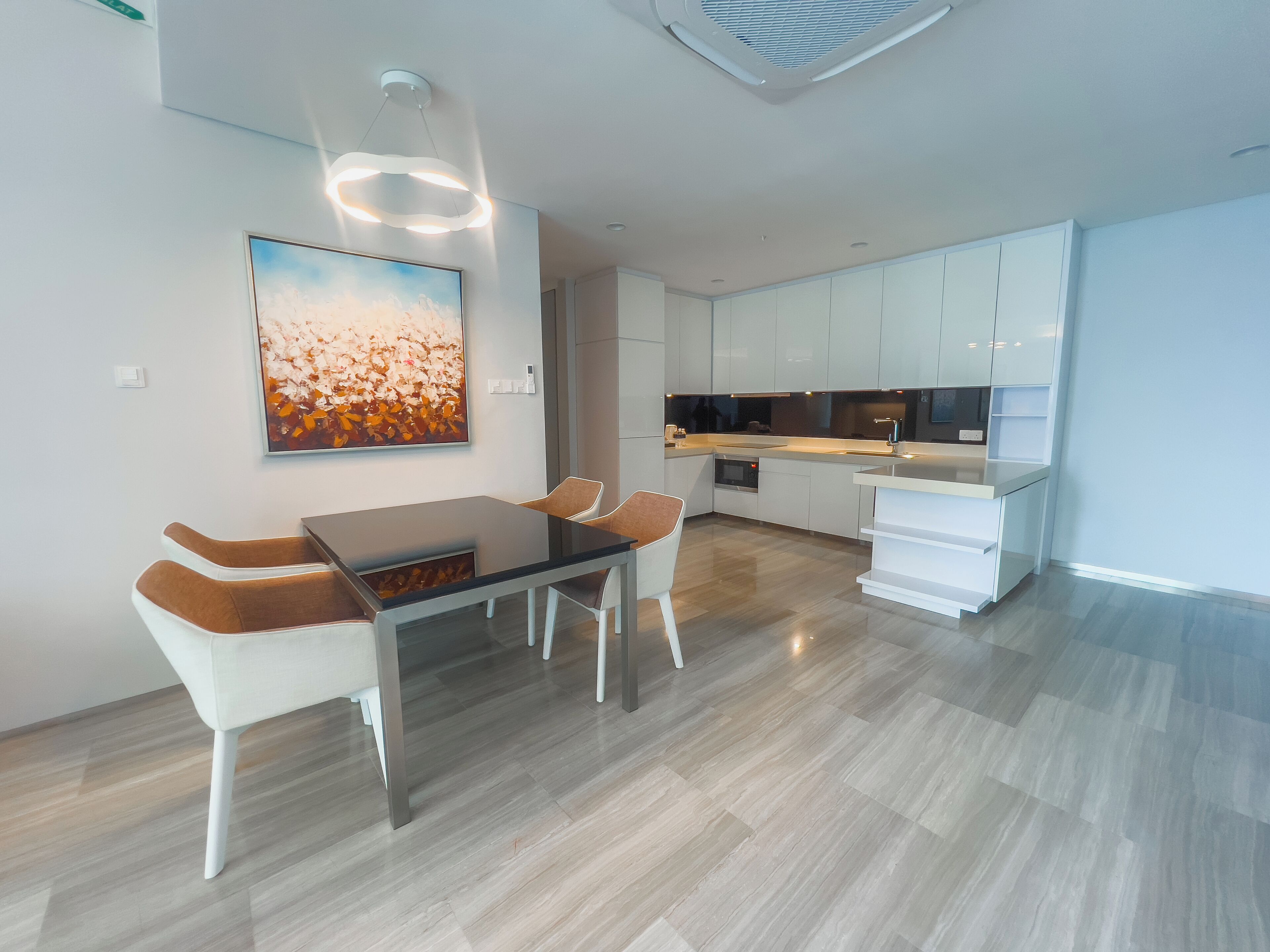 Individuell dekoriert, individuell eingerichtet, Schreibtisch