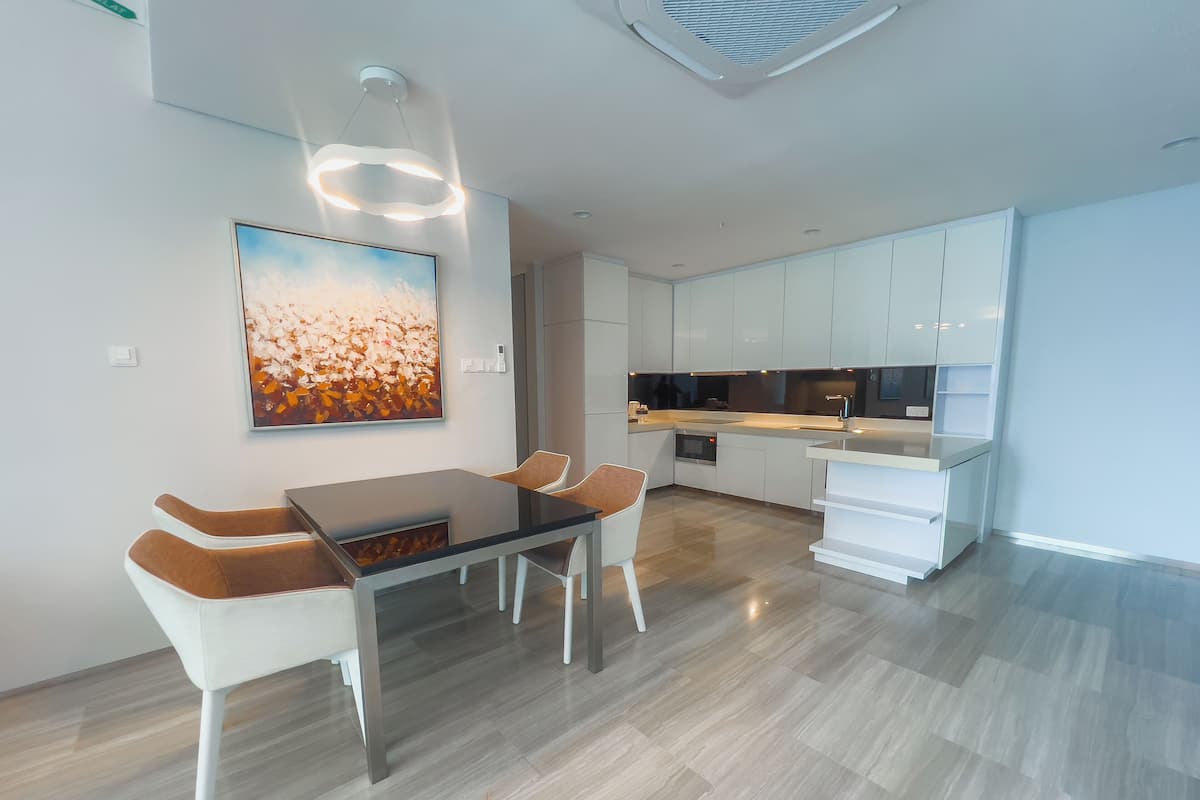 Individuell dekoriert, individuell eingerichtet, Schreibtisch