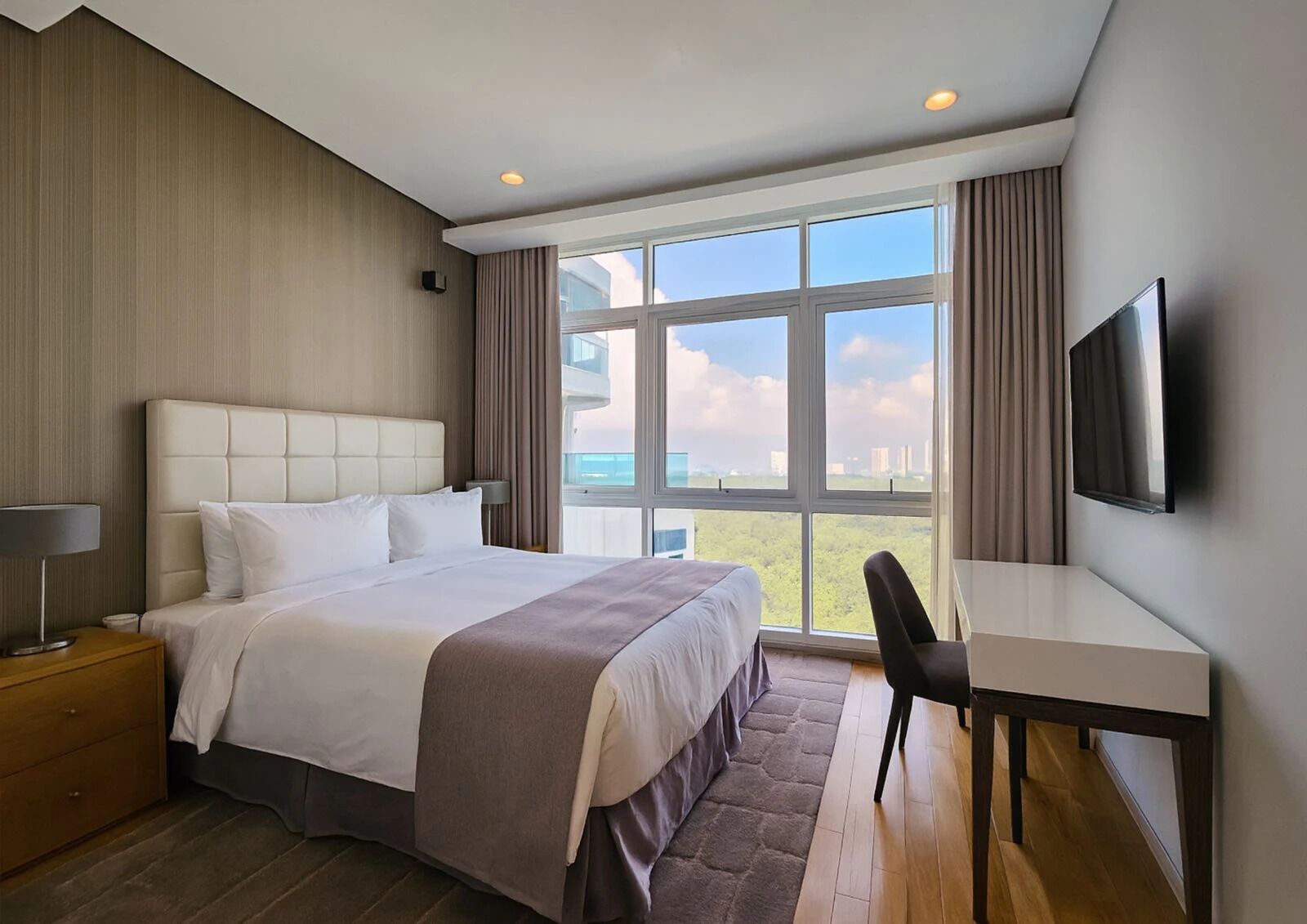 PENTHOUSE 4 BEDROOM DUPLEX | Individually decorated, individually furnished, desk, laptop workspace