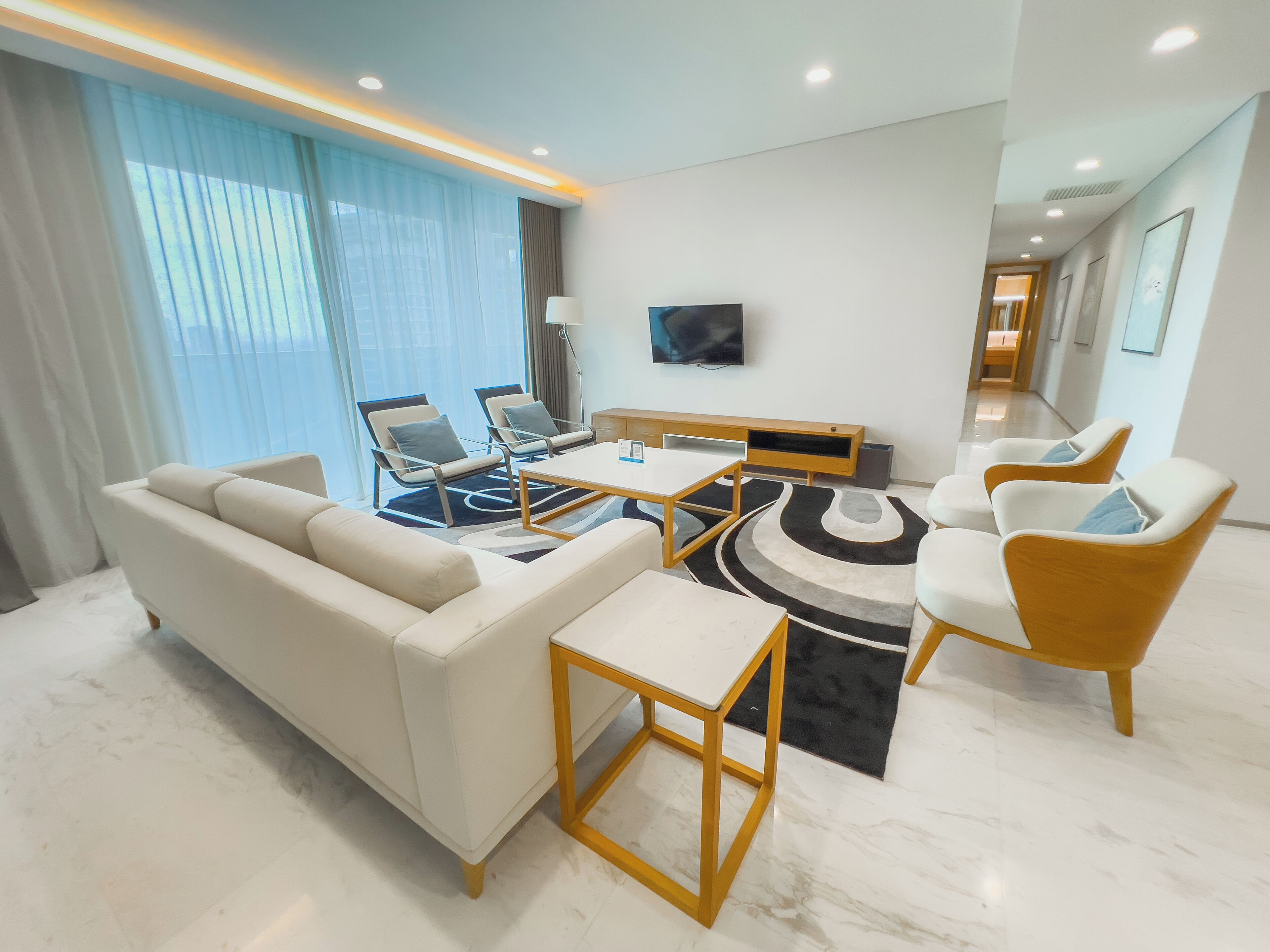 PENTHOUSE 5 BEDROOM | Individuell dekoriert, individuell eingerichtet, Schreibtisch